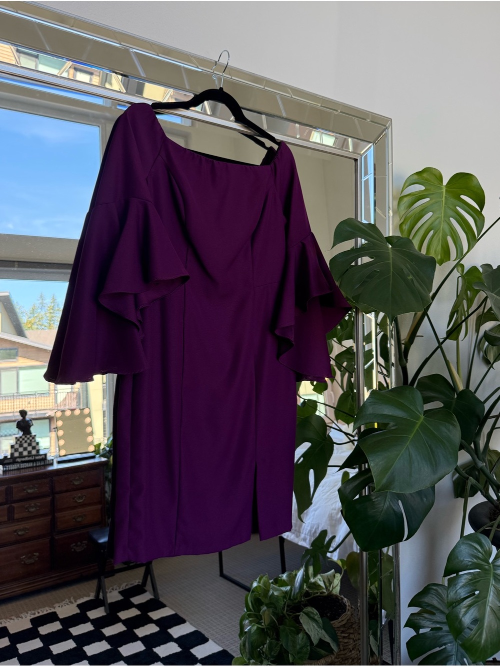VENUS | Ruffle Sleeve Dress - Picture 2 of 9
